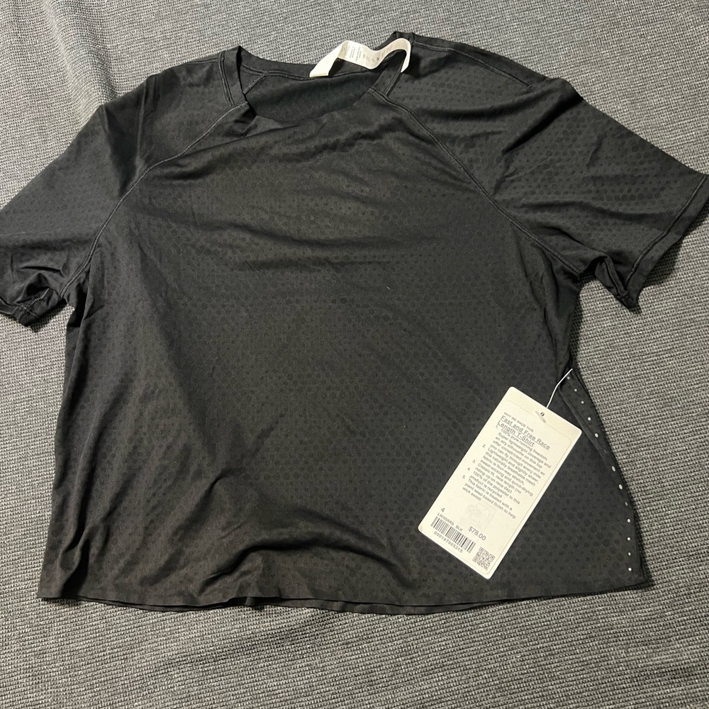 Women’s Black Fast and Free race length Tee